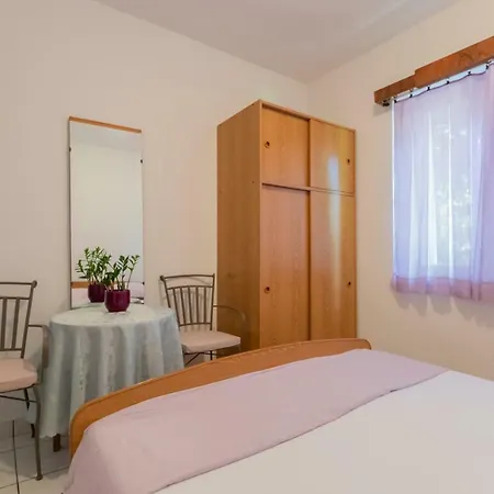 Apartment Amalia Podgora