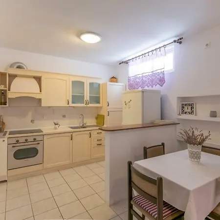 Amalia * Podgora