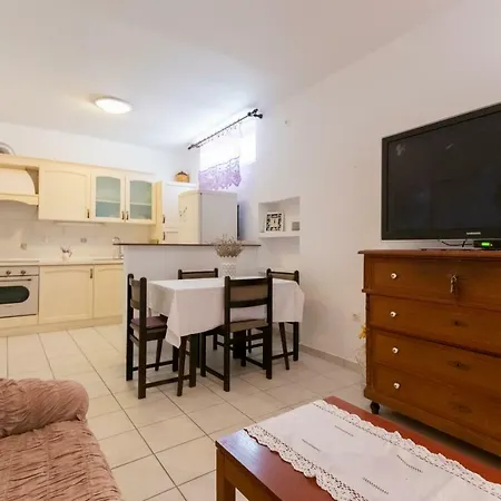 Amalia Apartment Podgora
